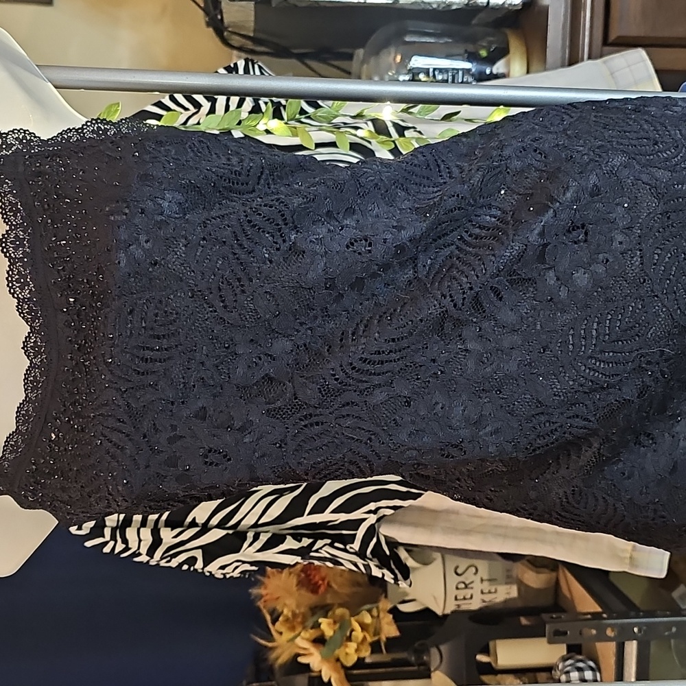 Chic Black Lace Tank Top